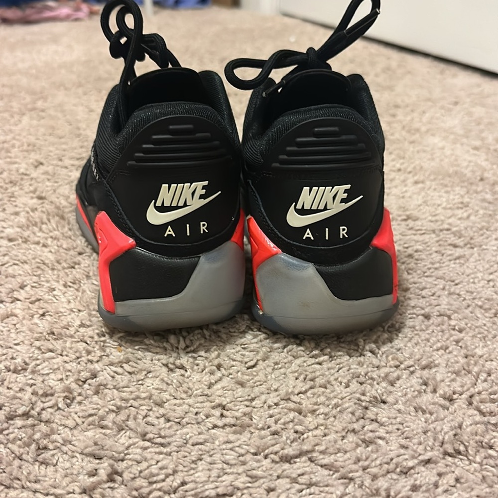 Jordan size 4.5yth - Picture 2 of 2